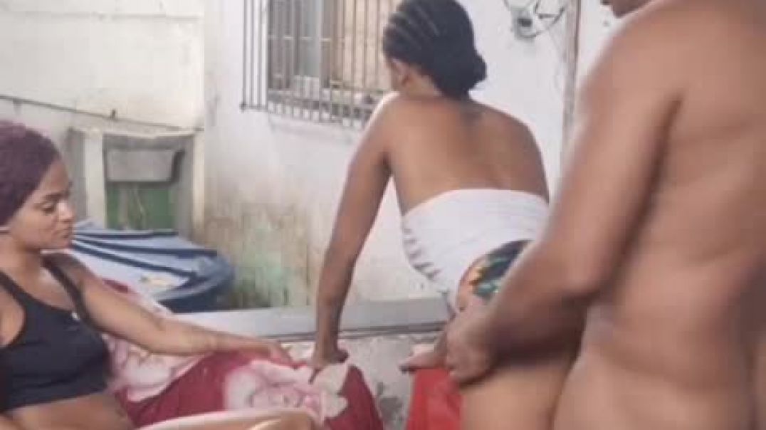 ⁣Pussy party