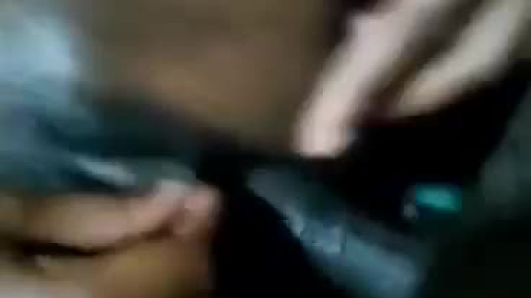 ⁣Open pussy lips