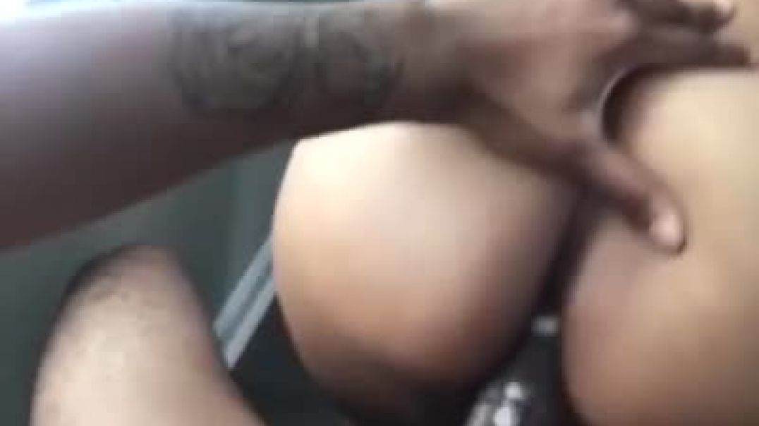 ⁣giving her  anaconda