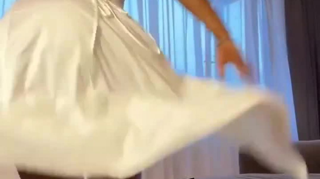 ⁣White dress showing nyash