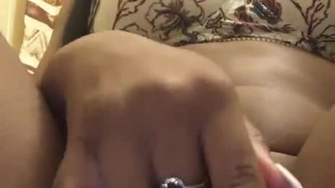 Rubbing my pussy and it’s so wet
