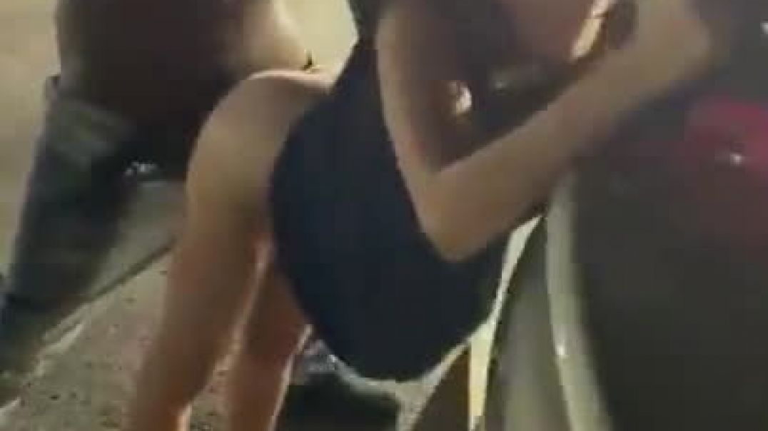 ⁣White-Girl-Went-to-the-hood-to-get-black-dick-in-the-street