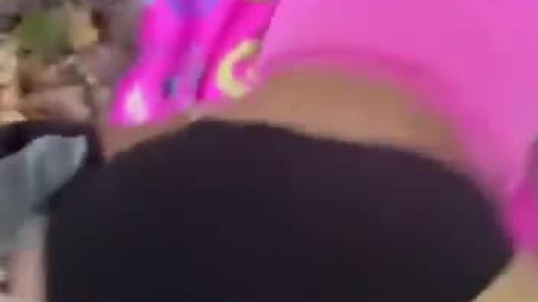 ⁣Picnic turned to be fucknic