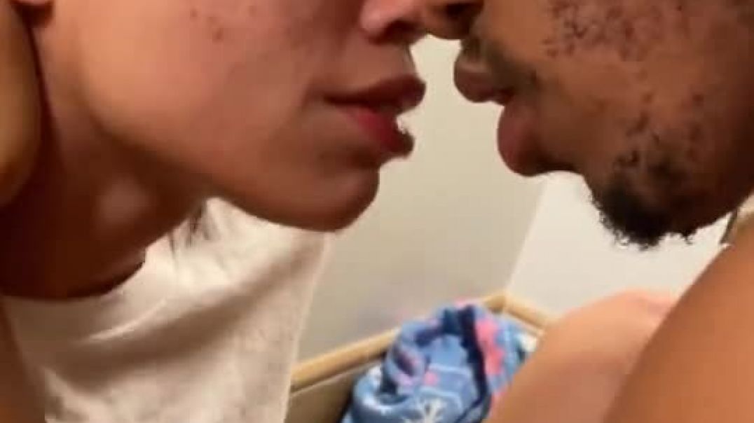 bathroom-threesome-with-two-sluts